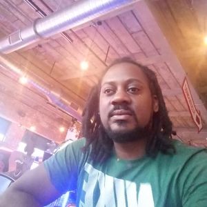 Meet your Posher, Louis